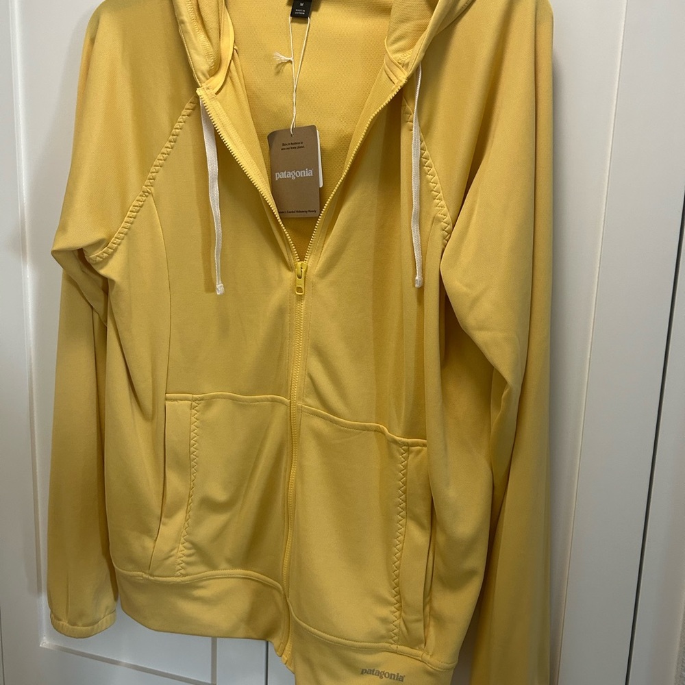 Patagonia Yellow Hoodie M NWT